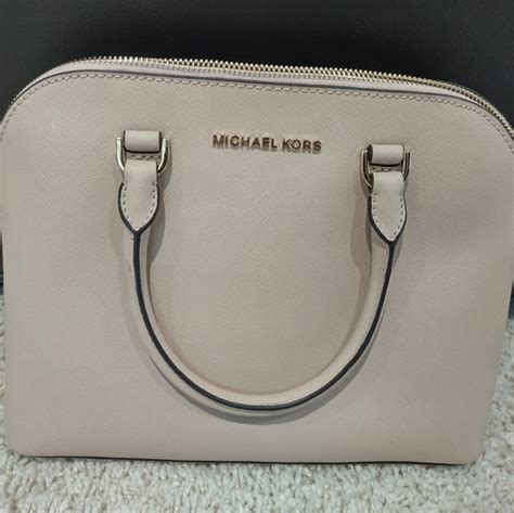 NWOT Michael Kors Cindy Medium Saffiano Leather Dome 